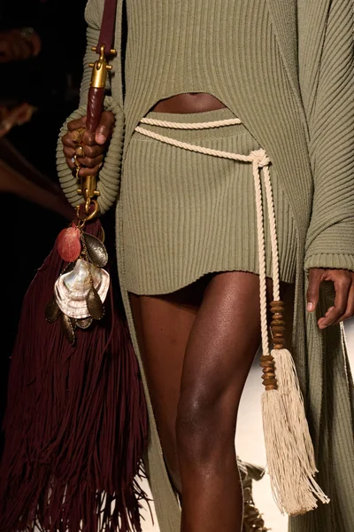 Look 29